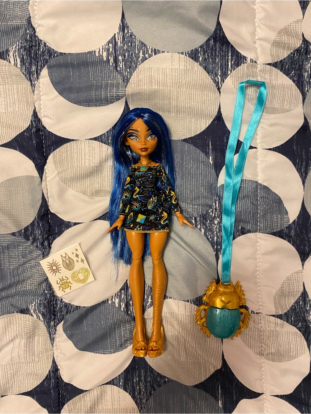 Monster High Gore-ganizer Cleo de Nile Doll and accessories!